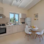 Triton's Nest Apartament *